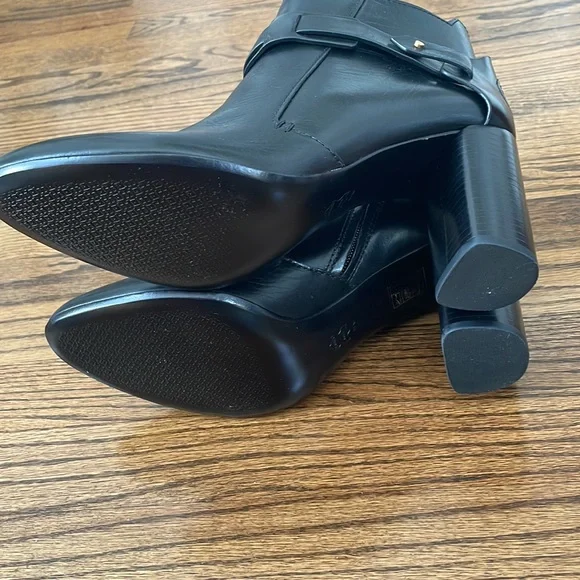 Tory Burch Colton 85MM Galleon Leather Bootie in Perfect Black